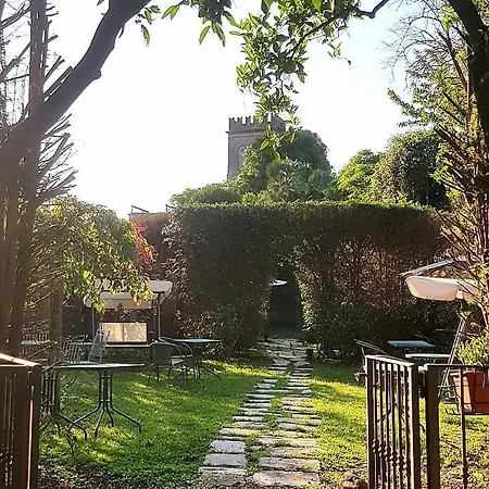 Sleeps 8 Apartamento Finale Ligure